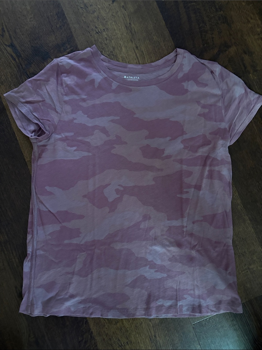 Medium Athleta Daily Tee Camo Short Sleeve Organic Cotton pink/purple